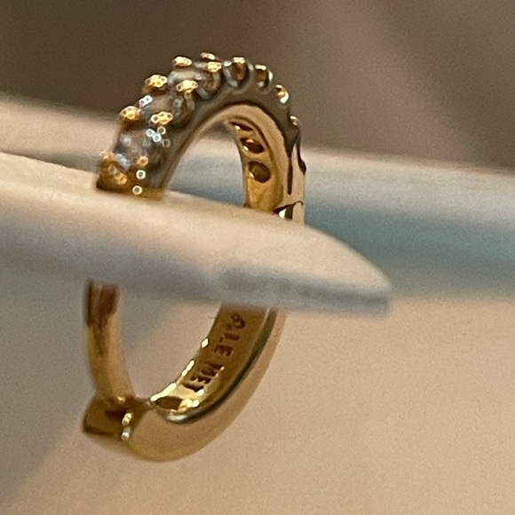 New Authentic Pandora Sparkling Huggie Hoop Earrings 14k gold plated ss & cz - Picture 4 of 13